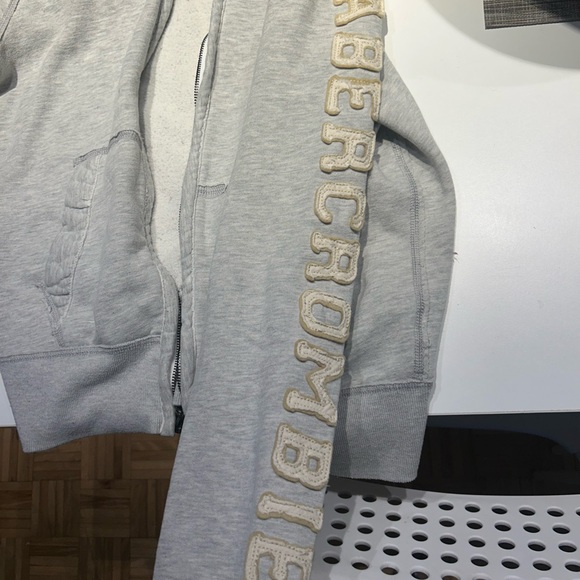 Abercrombie & Fitch Cream and Gray Hoodie - Picture 5 of 7